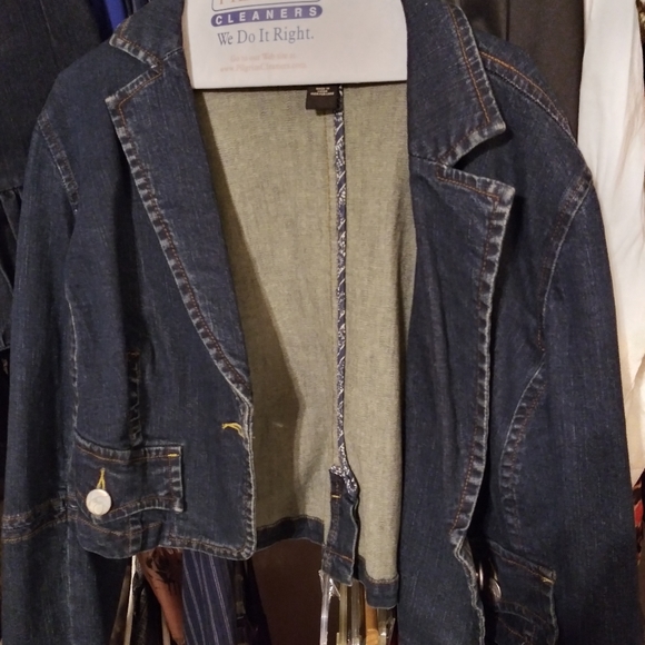 Crop Blue Jean Jacket - Picture 1 of 4